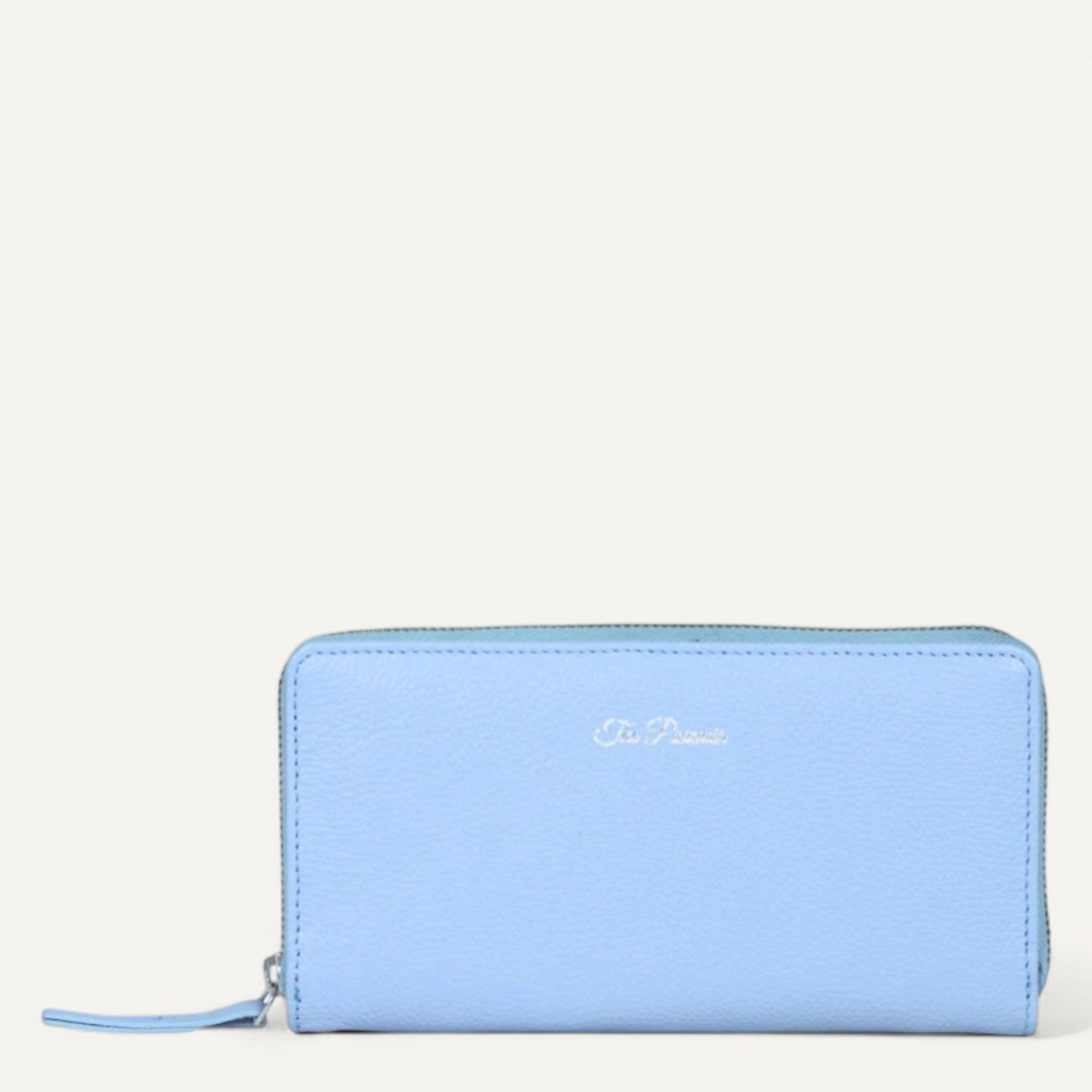 Chic Haven, The Clutch