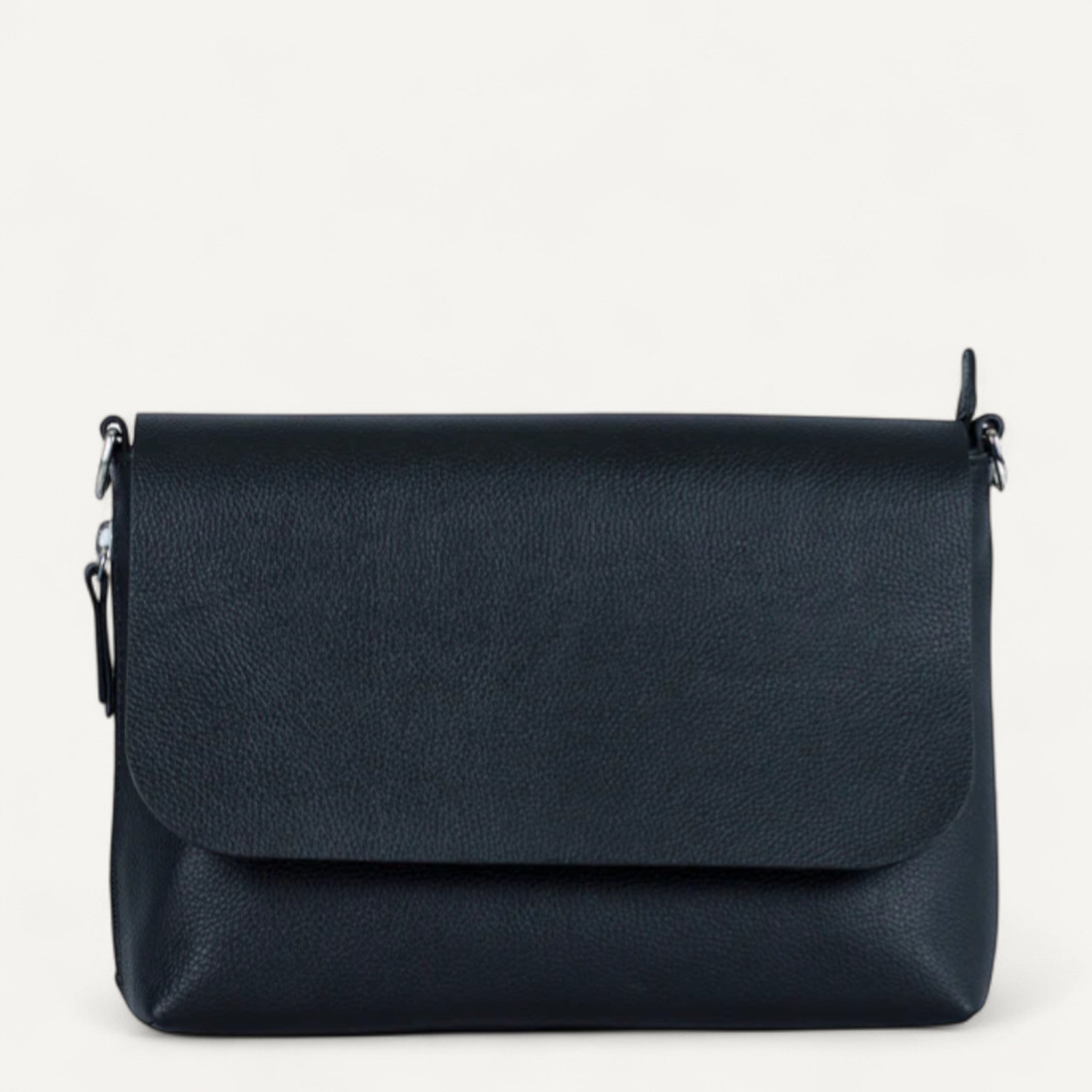 Urban Chic, The Sling Bag