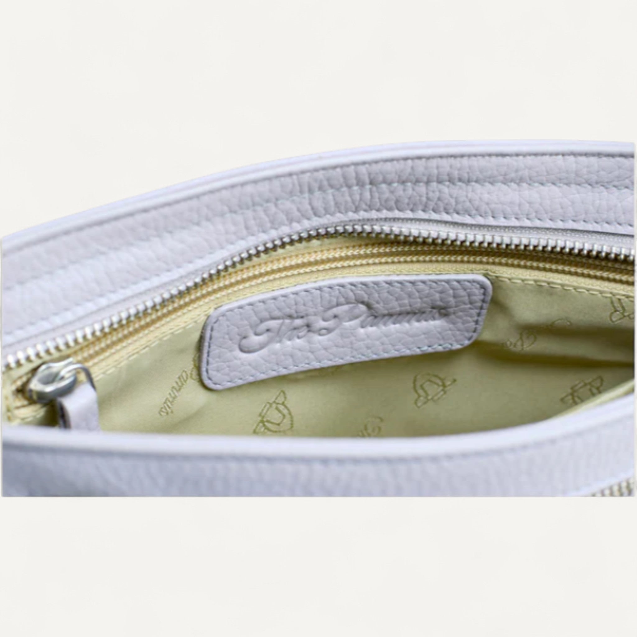 Urban Chic, The Sling Bag