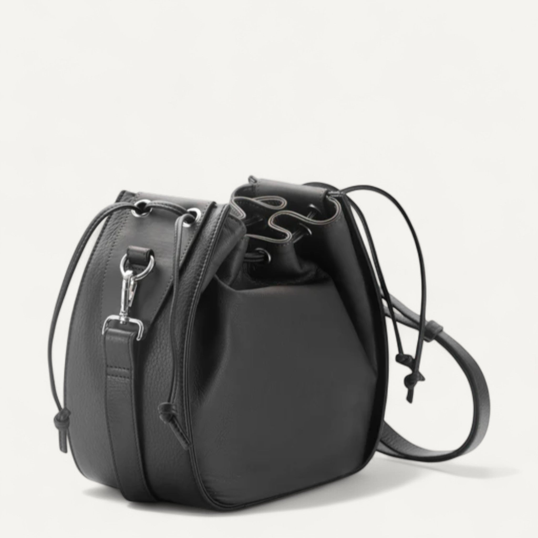 Shadow Chic, The Sling Bag