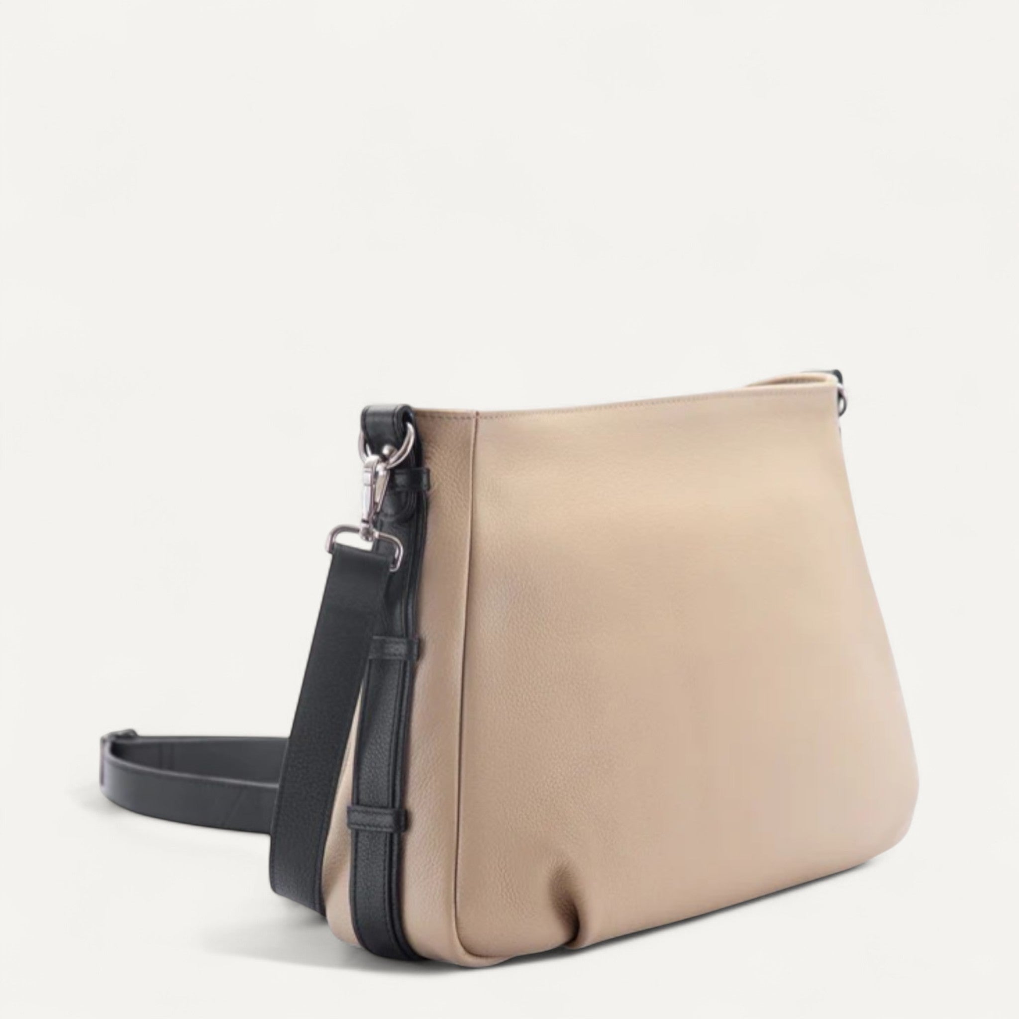5832 - Femme, The Sling Bag