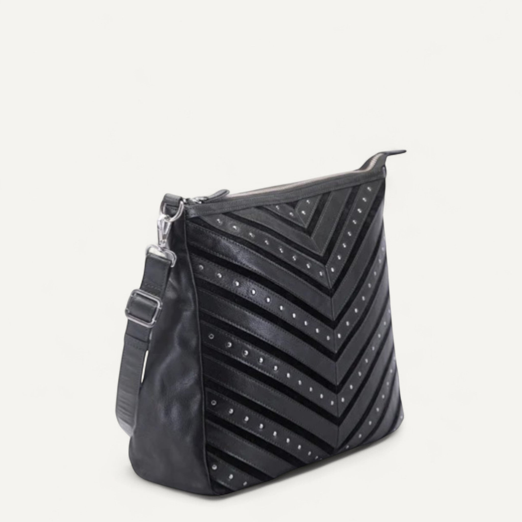 Midnight Muse, The Handbag