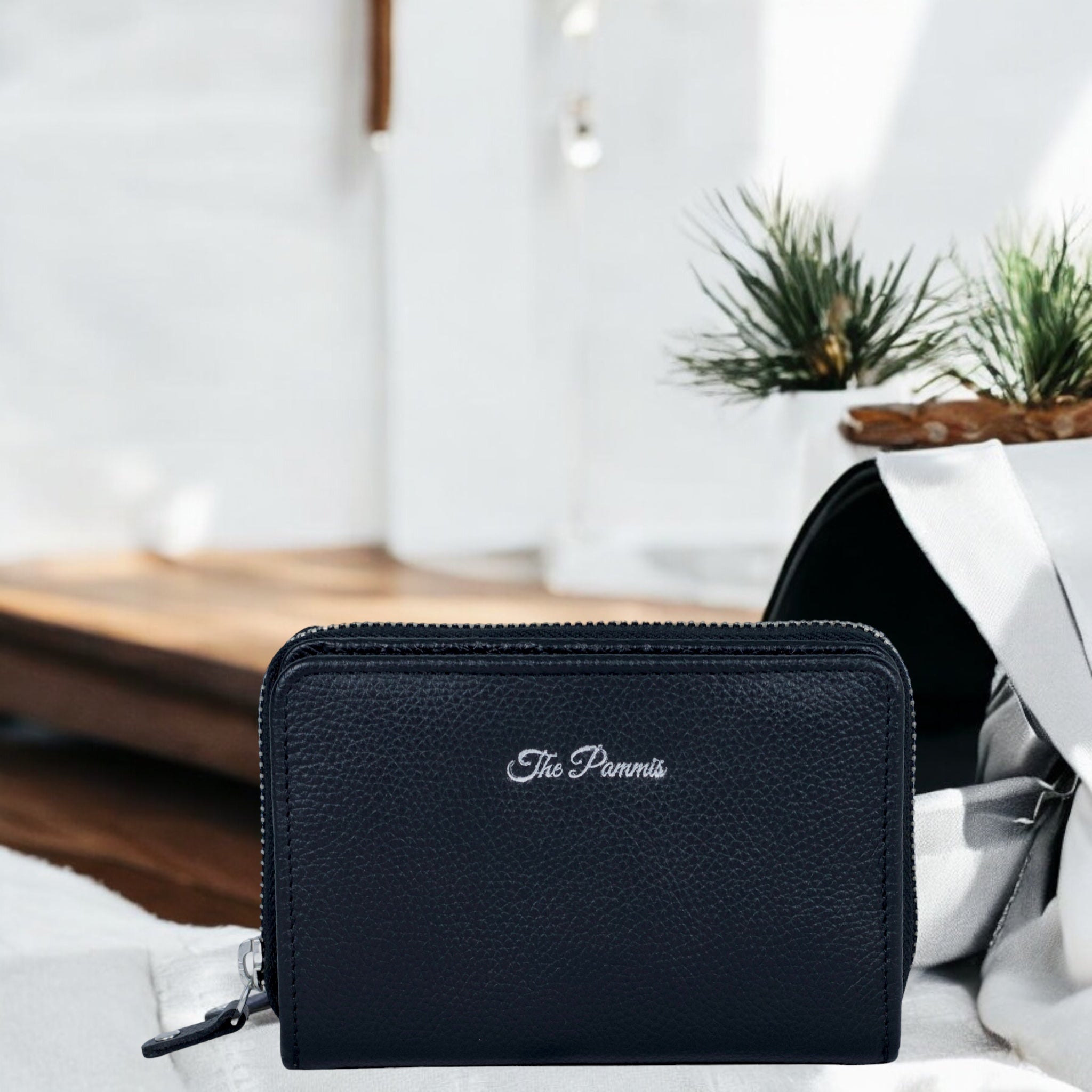 Chic Mini, The Clutch - The Pammis