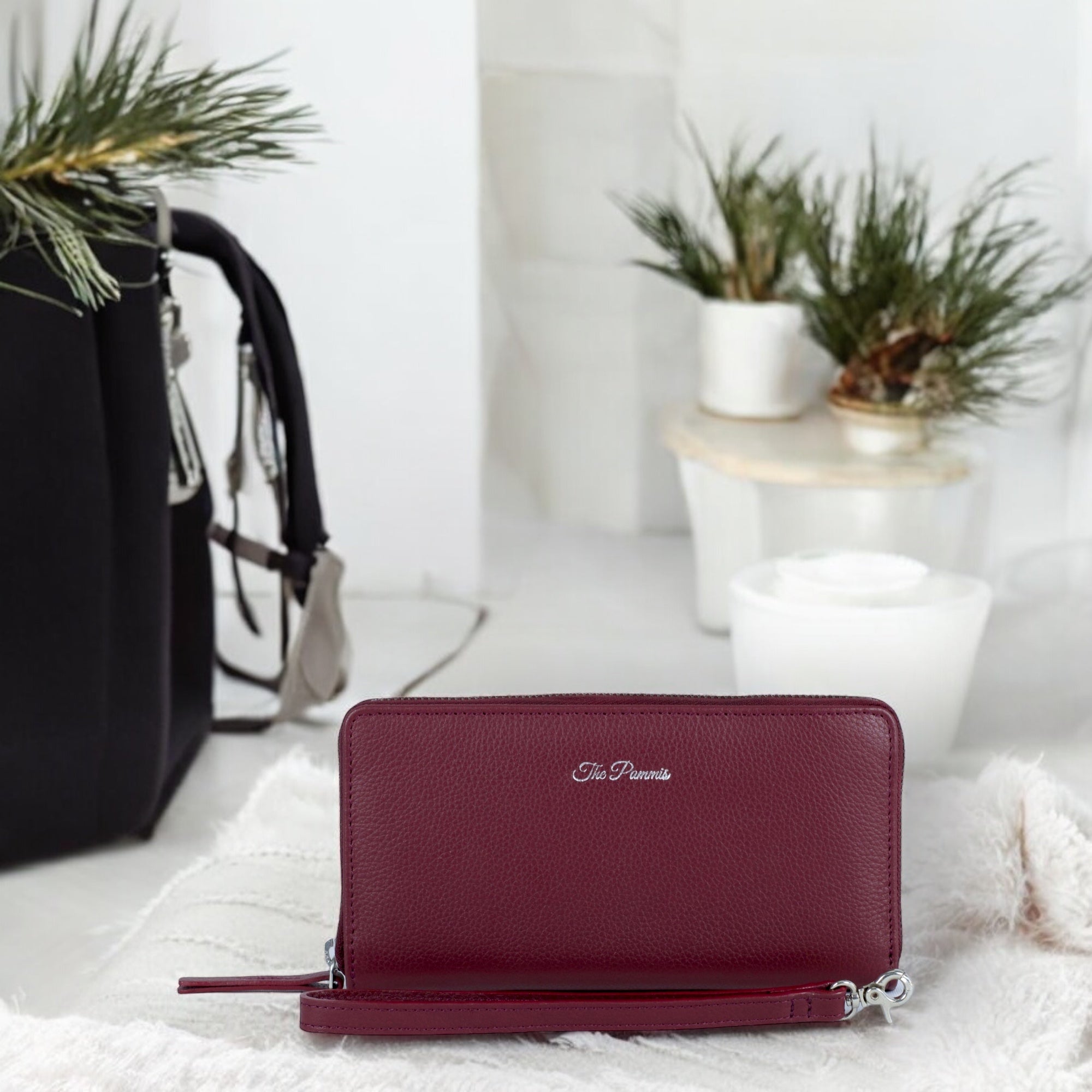Chic Haven, The Clutch - The Pammis